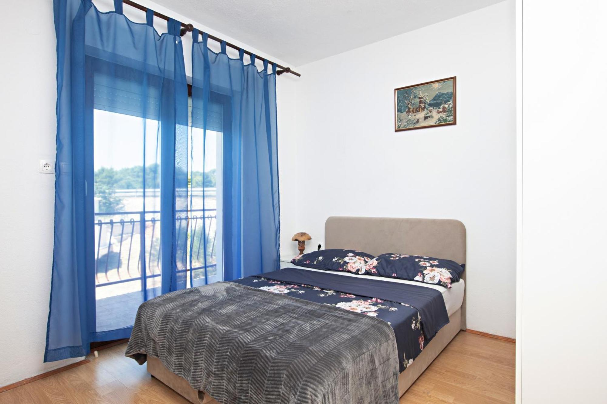 Apartments With A Parking Space Pirovac, Sibenik - 13263 Екстер'єр фото