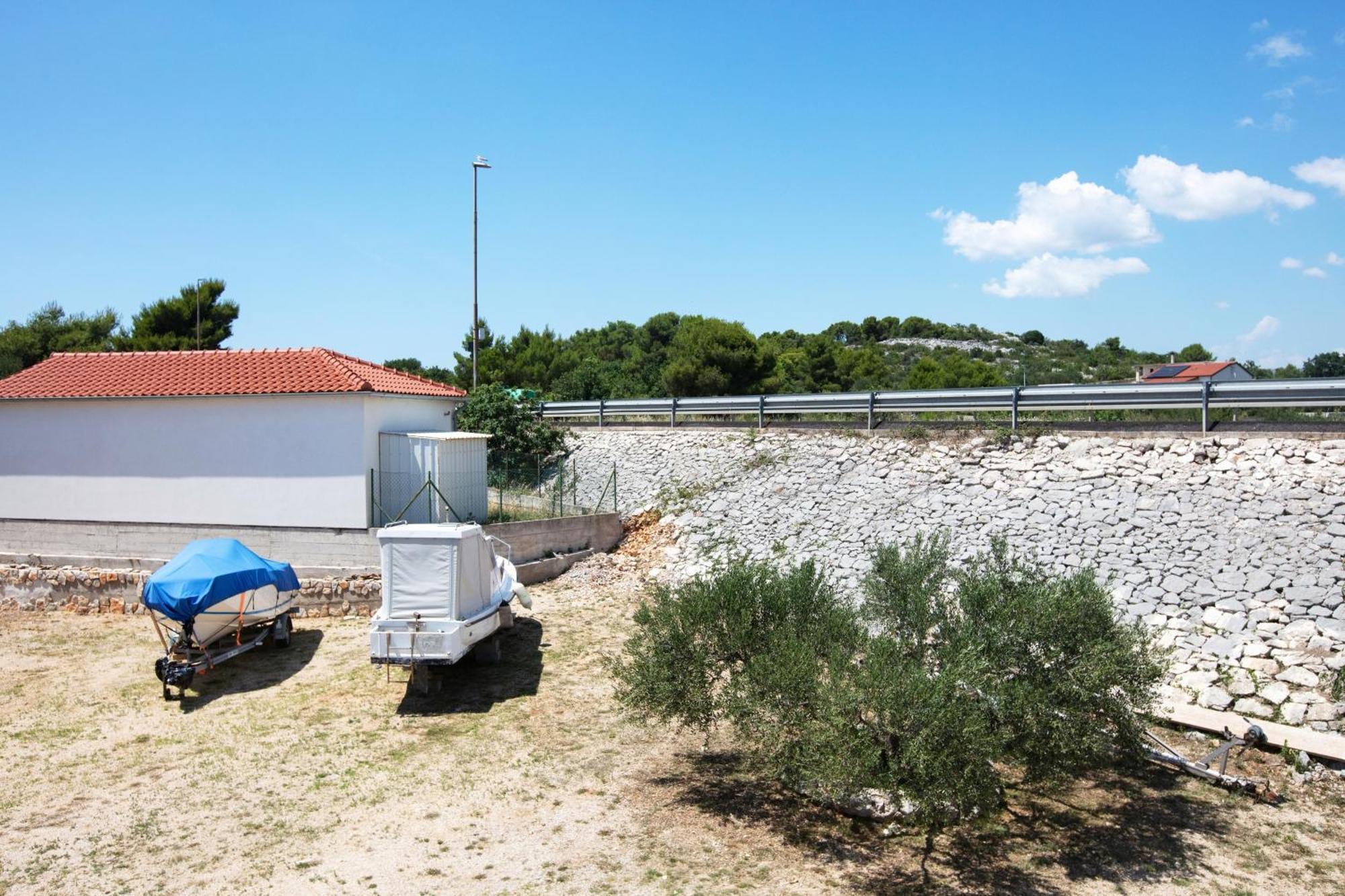 Apartments With A Parking Space Pirovac, Sibenik - 13263 Екстер'єр фото